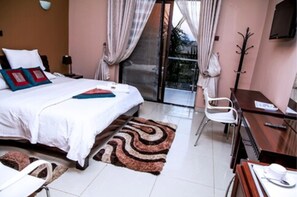 Double Room | Premium bedding, in-room safe, desk, laptop workspace - Melsim Lodge (Lusaka)