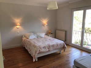 4 bedrooms - Beautiful Basque house near Ascain center (Ascain)