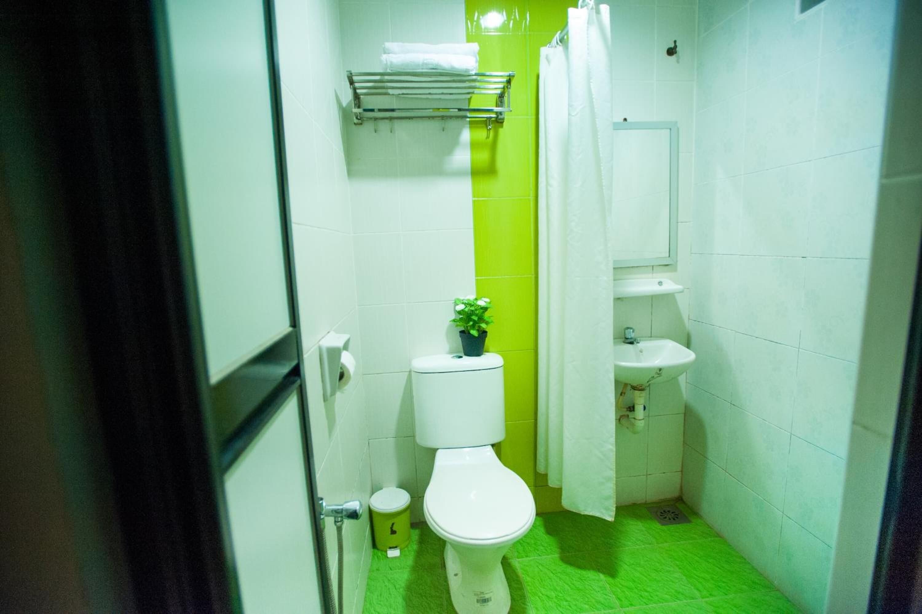 shower, bidet, towels, soap