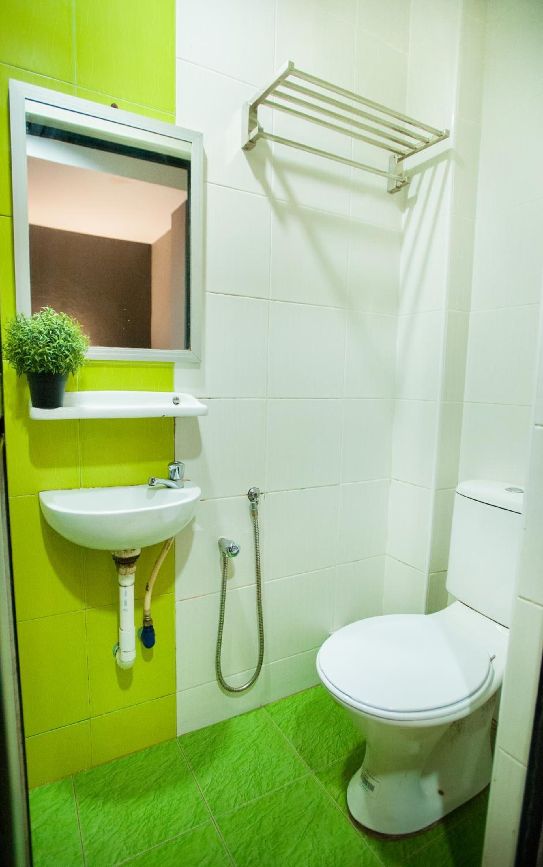 shower, bidet, towels, soap