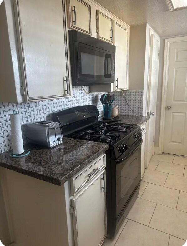 Micro-ondas, cooktop, lava-louças