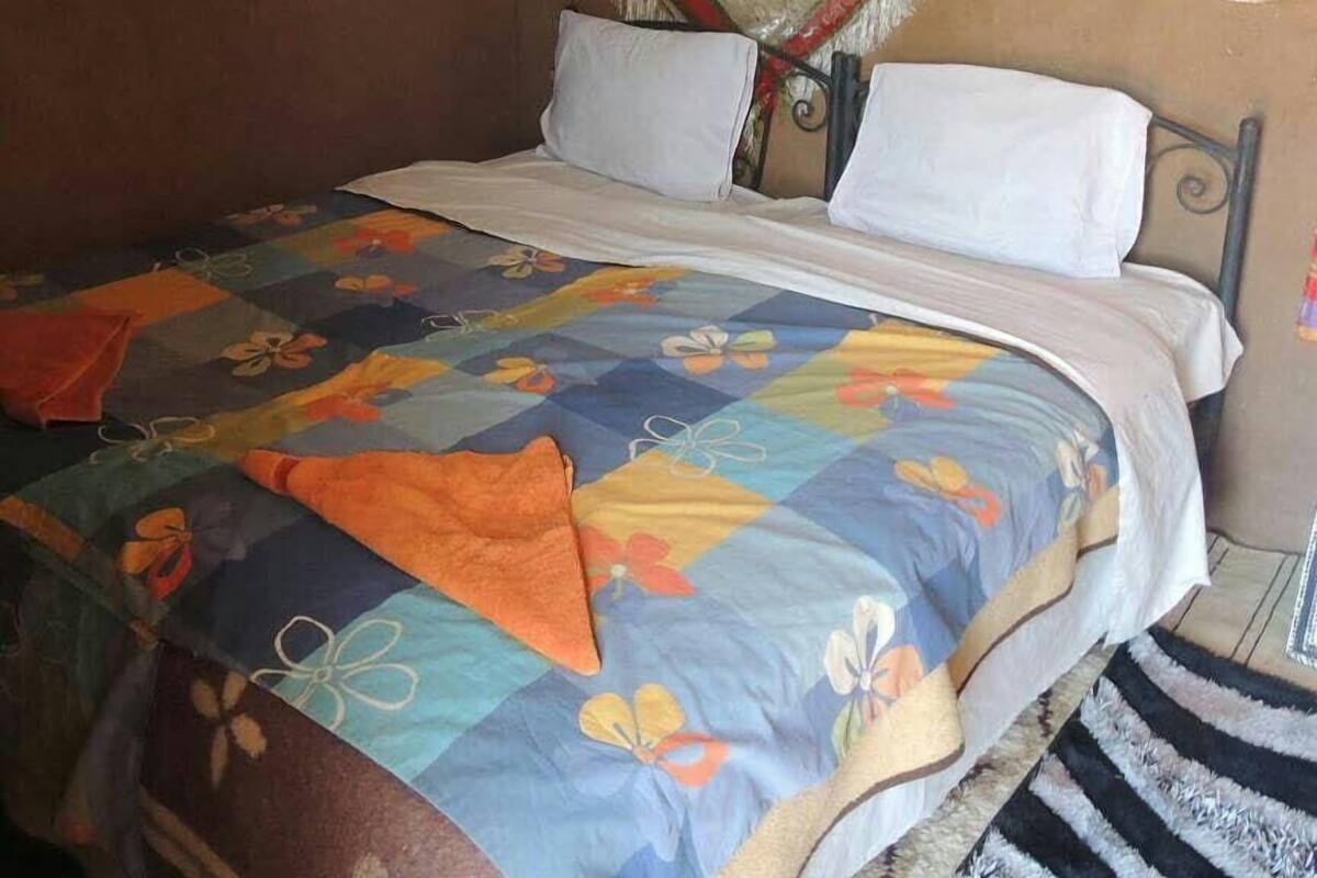 Tienda clásica | Escritorio, camas supletorias, ropa de cama