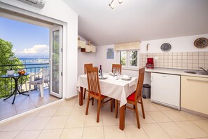 Apartment, 1 Schlafzimmer (Dumica) | Essbereich im Zimmer