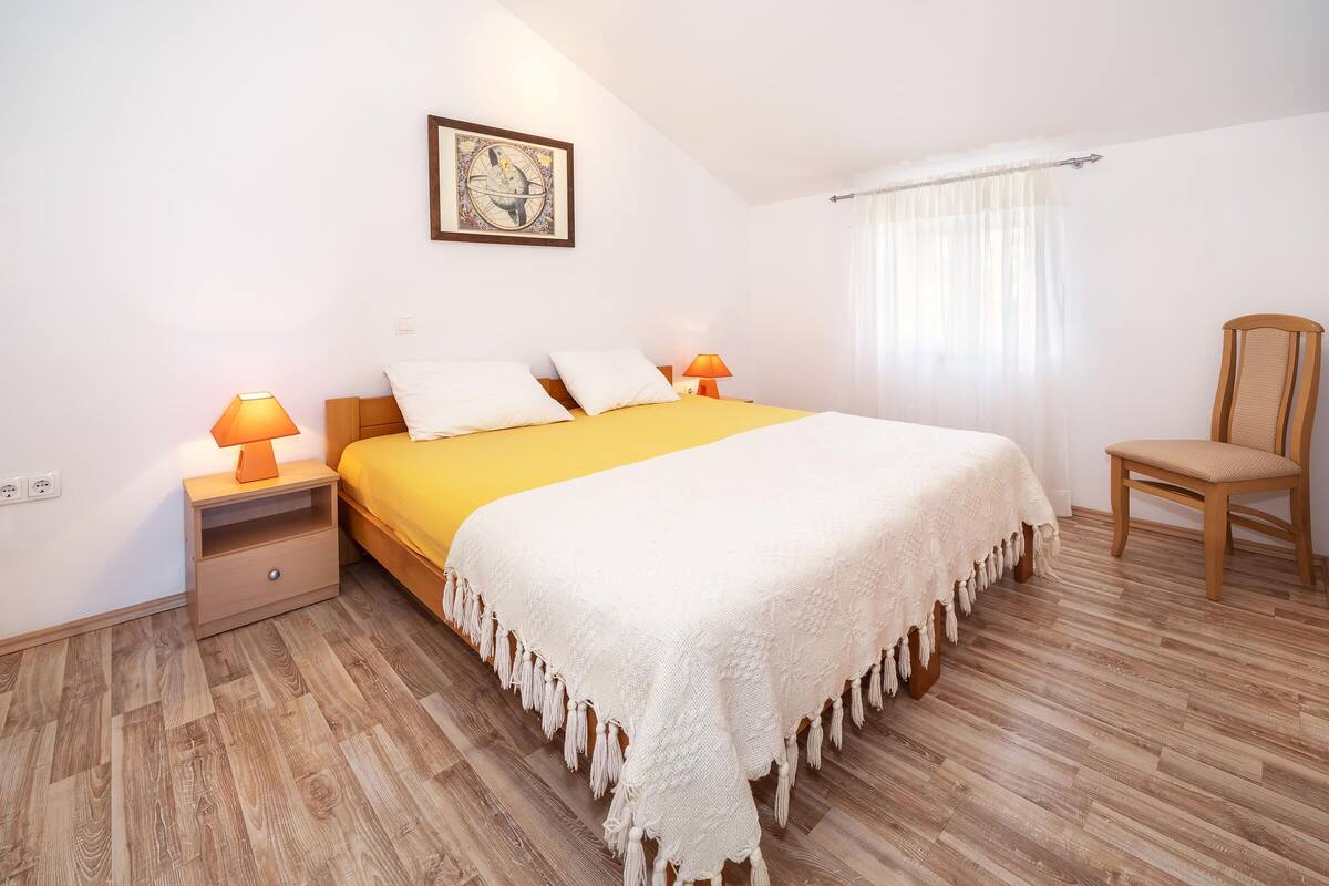 1 bedroom, free WiFi, bed sheets