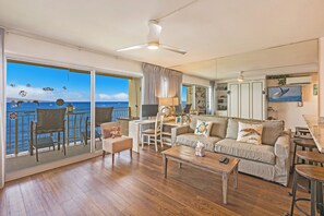 Smart TV, books, offices - Stunning Panoramic Ocean & Sunset Views with A/C, Walk to Beach & Restaurants (Lahaina)