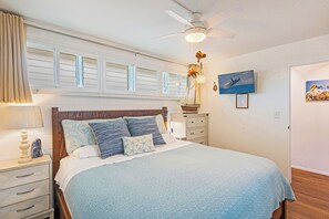 1 bedroom, iron/ironing board, free WiFi, bed sheets - Stunning Panoramic Ocean & Sunset Views with A/C, Walk to Beach & Restaurants (Lahaina)