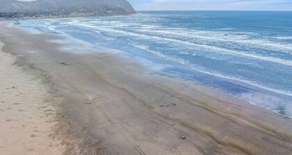 Enjoy the Prom from this beautiful oceanfront condo in the heart of Seaside!