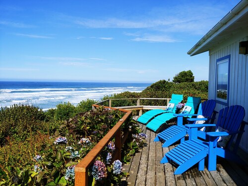 Oceanfront Cottage with Deck and Ocean Views, Dogs Ok, Perfect Couples Retreat
