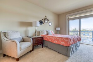 2 bedrooms, free WiFi, bed sheets - Riverfront Condo, Great Views on the Balcony, Close to Seaside Attractions (Seaside)