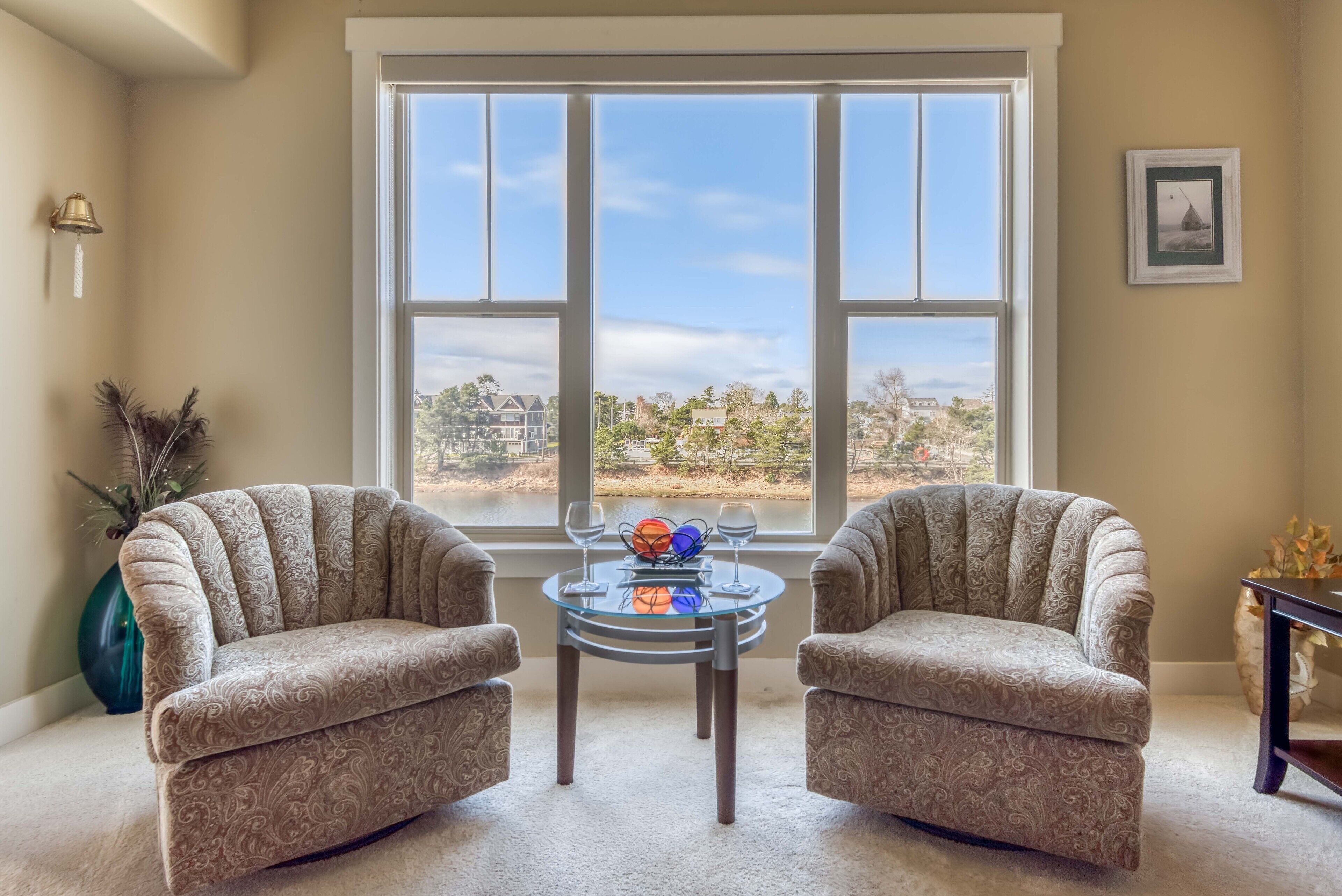 Tv, eldstad och dvd-spelare