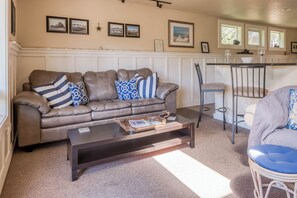 Een televisie en een dvd-speler