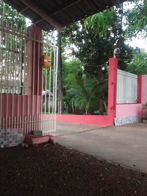 Kamar Keluarga | Teras/patio