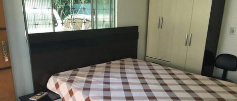 Minibar, rollaway beds, free WiFi, bed sheets