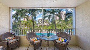 コンドミニアム キングベッド 1 台ソファーベッド付き (Idyllic inland condo with pool and be) | 内装