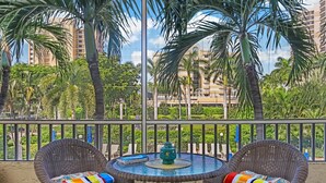 コンドミニアム キングベッド 1 台ソファーベッド付き (Idyllic inland condo with pool and be) | 屋外ダイニングエリア