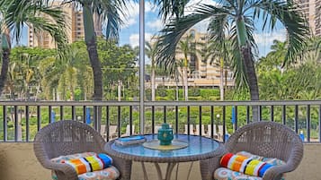 Condo, 1 King Bed with Sofa bed (Idyllic inland condo with pool and be) | Outdoor dining