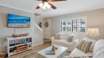 Condo, Multiple Beds (Relaxing townhome condo with pool nea) | Living room