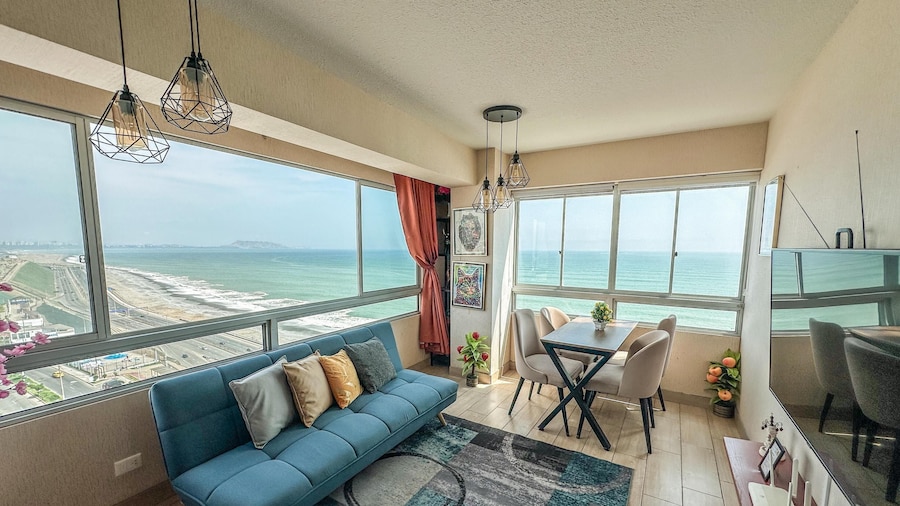Exclusive Ocean View Apartment (1602)