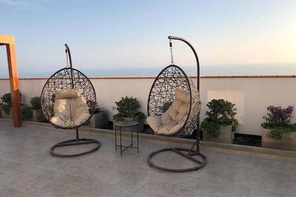 Exclusive Apartment, 3 Bedrooms, Ocean View | Terrace/patio