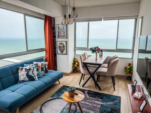 Living area - Exclusive Ocean View Apartment (1602) (Callao)