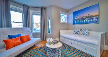 Spacious Triplex with Large backyard FreePrkg