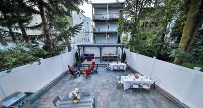 12BR World Cup Compound Near Downtown Boston Backyard Walk to Train