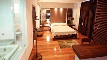 Minibar, bàn, truy cập Internet không dây miễn phí, bộ trải giường