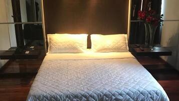 Frigobar, escrivaninha, Wi-Fi de cortesia, roupa de cama