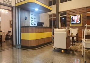 Bar mini, meja, Wi-fi percuma, cadar katil 
