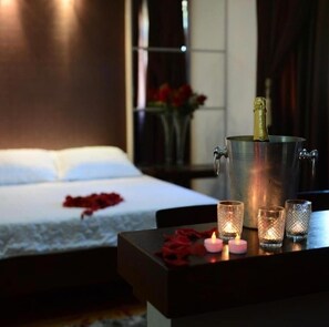 Minibar, desk, free WiFi, bed sheets - Ubaense Plaza Hotel (Uba)