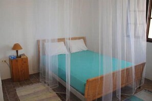 Villa | Escritorio y ropa de cama 