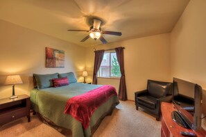 Premier Townhome | Iron/ironing board, free WiFi, bed sheets - Southgate 2 by MoabCondos4Rent (Moab)