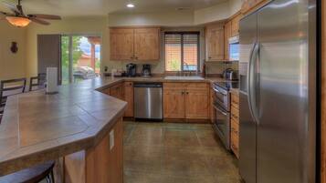Premier Townhome | Private kitchen