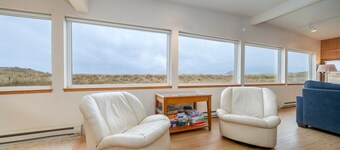 Opplev dette 3 soverom Oceanfront Home på Sand i Pacific City, Oregon