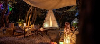 Cottage Lost Paradise - 3 stone houses surrounded by 3000 m2 garden with heated pool by MyWaycation