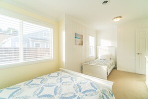 4 bedrooms, free WiFi, bed sheets