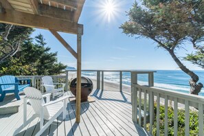 Property grounds - Beautiful oceanfront home with sweeping views, multiple decks, and pet friendly (Neskowin)