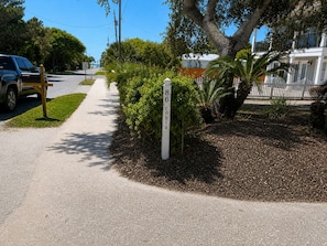 A street sign with the number 86 and the name 'Cobia' indicating a property or location. - Cozy Coastal Retreat with Private Heated Pool Walk to Florida's Best Beaches (Destin)