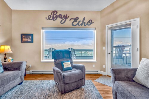Experience this beautifully modern condo with great views of Depoe Bay!