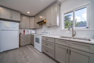 Oceanfront home-amazing views you can enjoy from the Hot Tub and Pet Friendly