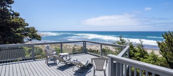 Nyt et badestamp, kjæledyr og utsikt fra 'Ebbing', et 3-roms hjem i Lincoln City