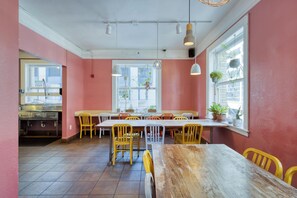 Dining - HI San Francisco Downtown Hostel (San Francisco)