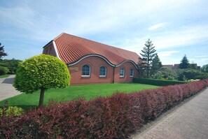 Unclassified image, 5 of 22, button