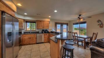 Townhome | Private kitchen