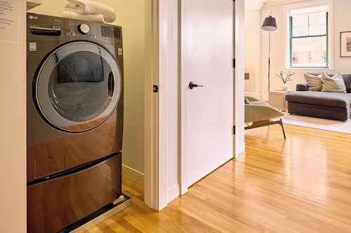 Luxury Loft, 3 Bedrooms | Room amenity