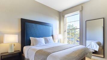 2 habitaciones, cortinas blackout y sistema de insonorización