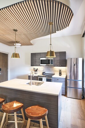 Standard Studio, 1 Queen Bed | Private kitchen | Full-size fridge, microwave, oven, stovetop