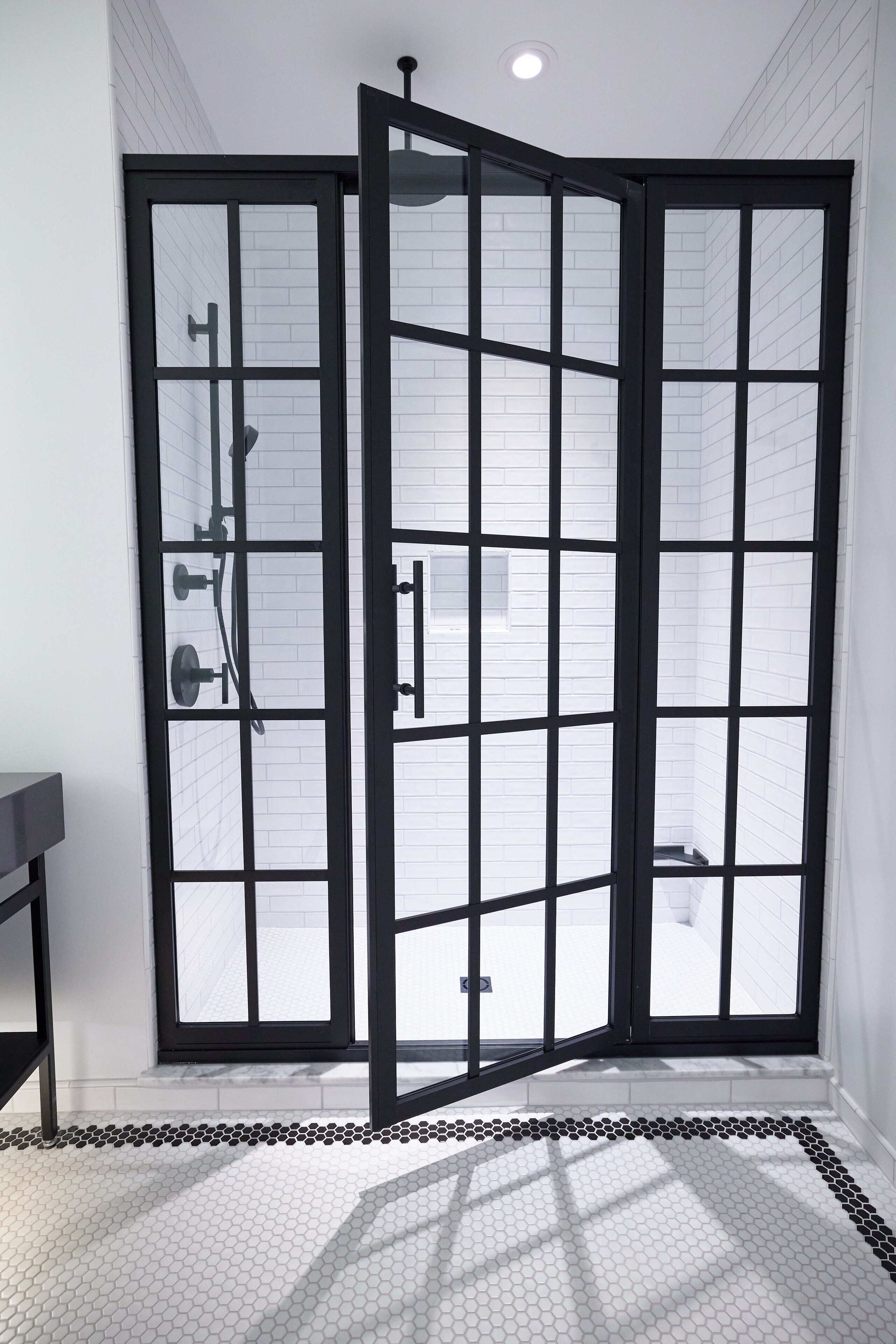 luxury loft, 3 bedrooms | bathroom