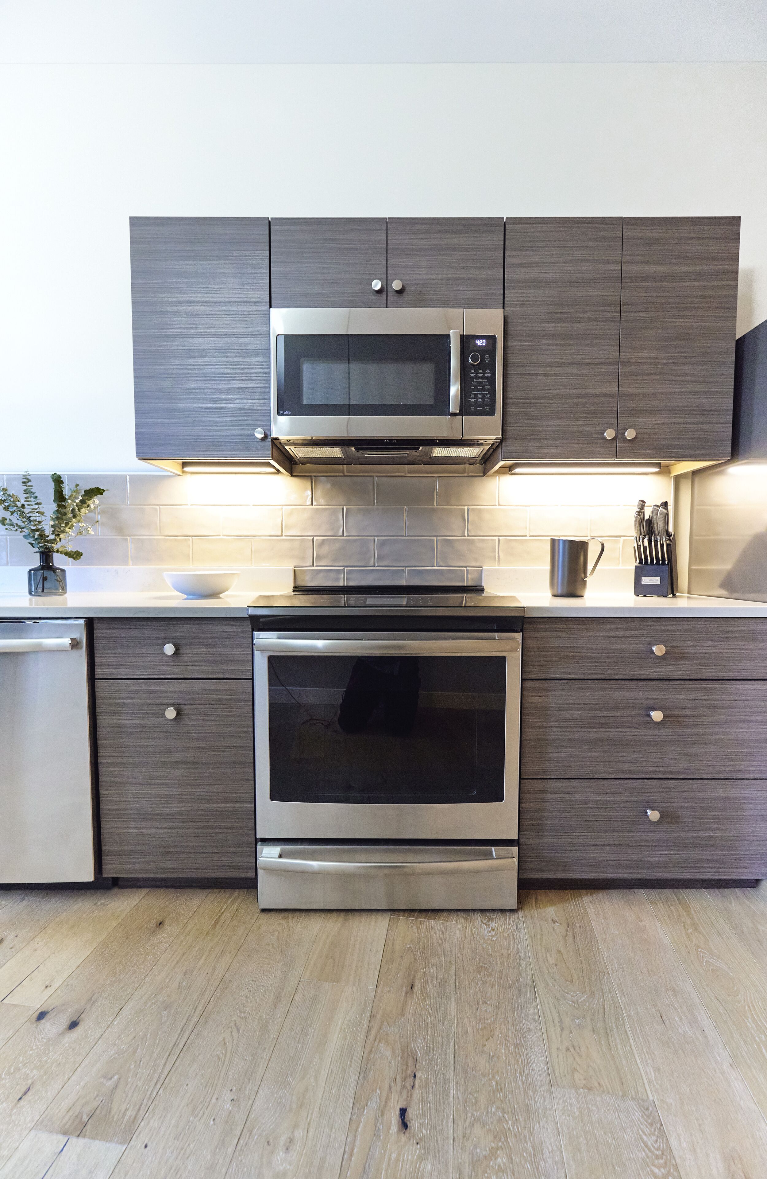 luxury loft, 2 bedrooms | private kitchen | full-sized fridge, microwave, oven, stovetop