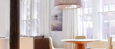 Luxury-Loft, 2 Schlafzimmer | Wohnbereich